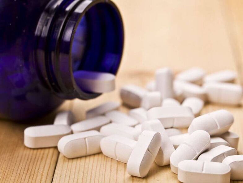 Con osteocondrose, prescríbense medicamentos que alivian a dor e a inflamación